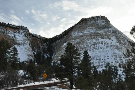 A neve cobre a parte alta do Zion National Park, em Utah, nos Estados Unidos